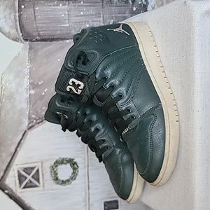 Nike Air Jordan 1 Flight 4. Youth (big boy) size 5.5.